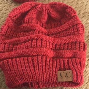 NEVER WORN ribbed knit hat with ponytail hole